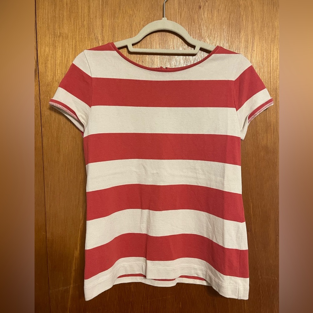 Ann Taylor Loft Short-Sleeve Shirt
Red and Cream Stripes 
Zipper in Back 
Small